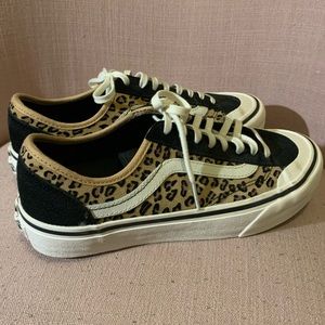 Vans Ultracush Old Skool Sneakers in Cheetah Size 8.5
